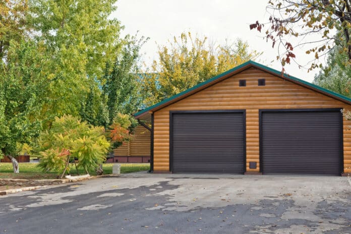 Faut-il un permis de construire pour un garage en bois ?